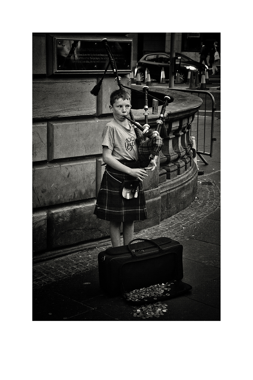 The wee piper on the Royal Mile